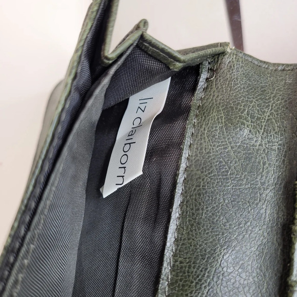 Liz Claiborne Green Faux Leather Trifold Front Snap Button Wallet - Picture 11 of 14